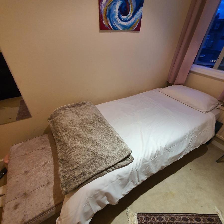 Monalisa Single Room Near Edgware Station المظهر الخارجي الصورة